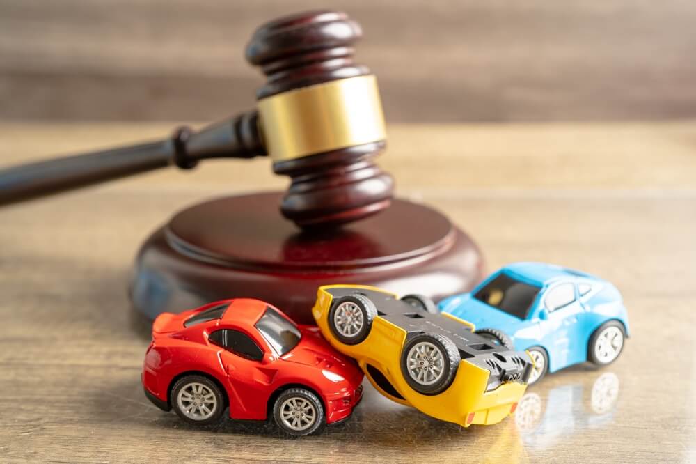 When To Hire an Attorney After a Car Accident? | The Levin Firm ...