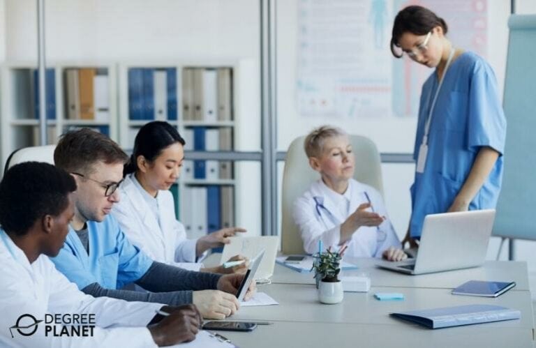 2025 Best Online Healthcare Management Degrees [Bachelor's Guide]