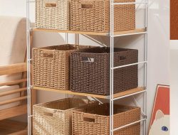 Storage array managing data efficiently and effectively