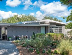 Er At Bayshore Gardens An Engaging Exploration