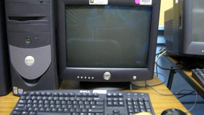 File:Dell Desktop Computer in school classroom.jpg - Wikimedia Commons