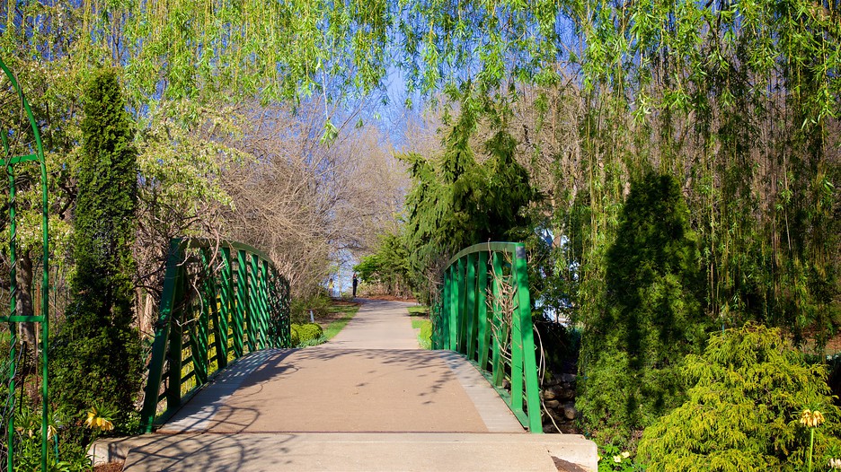 Overland Park Arboretum and Botanical Gardens Pictures: View Photos ...